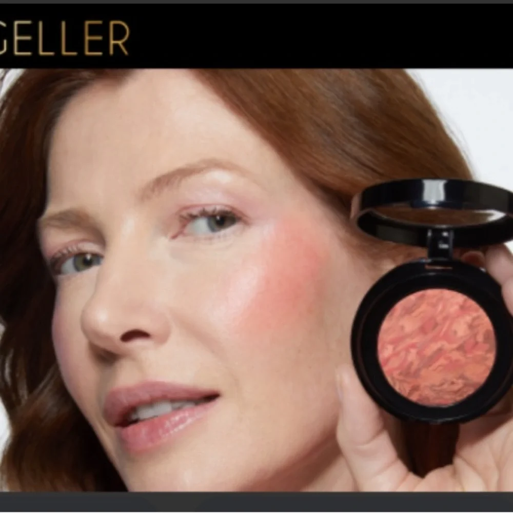 Laura Geller achieve luminous